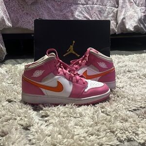 nike Jordan 1 mid pinksicle